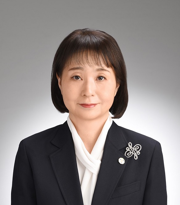 看護学部長　小川久貴子